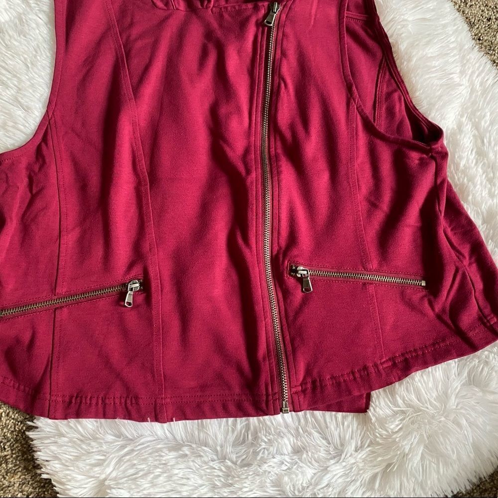 Torrid Vest‎ - Picture 2 of 9